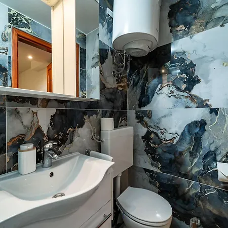 & Sunset - One Bedroom With Terrace And Garden View