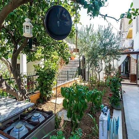 & Sunset - One Bedroom With Terrace And Garden View Apartman