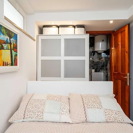 Apartman & Sunset - One Bedroom With Terrace And Garden View