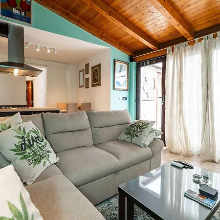 Apartment & Sunset - One Bedroom With Terrace And Garden View