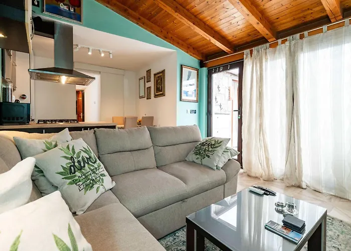 公寓 & Sunset - One Bedroom With Terrace And Garden View