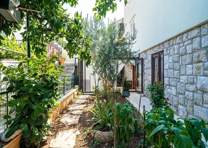 & Sunset - One Bedroom With Terrace And Garden View *